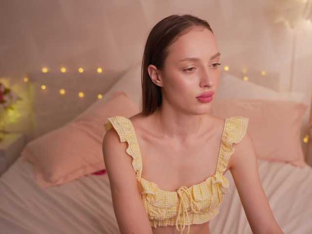 Tvoya-malyshka live cam on BongaCams