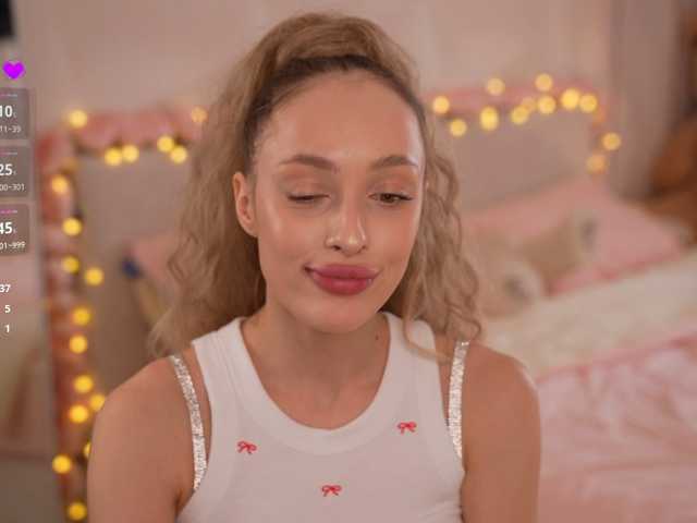 Tvoya-malyshka live cam on BongaCams