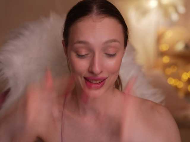 Tvoya-malyshka live cam on BongaCams