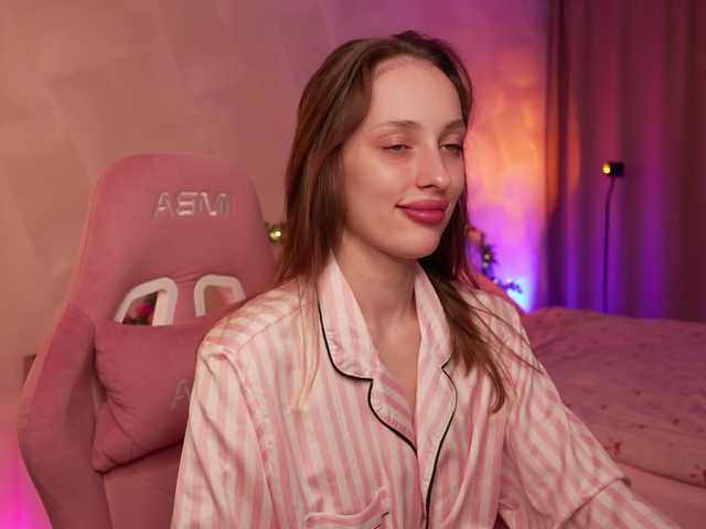  MilaLuxury chat room