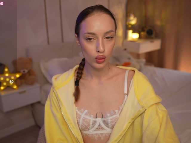 Tvoya-malyshka live cam on BongaCams