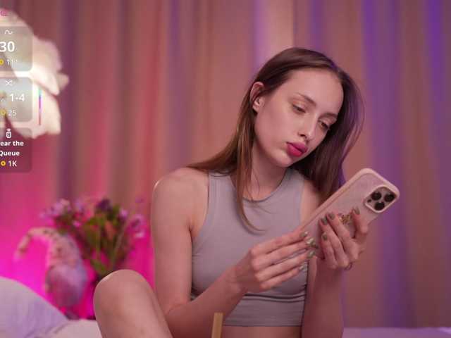 Tvoya-malyshka live cam on BongaCams