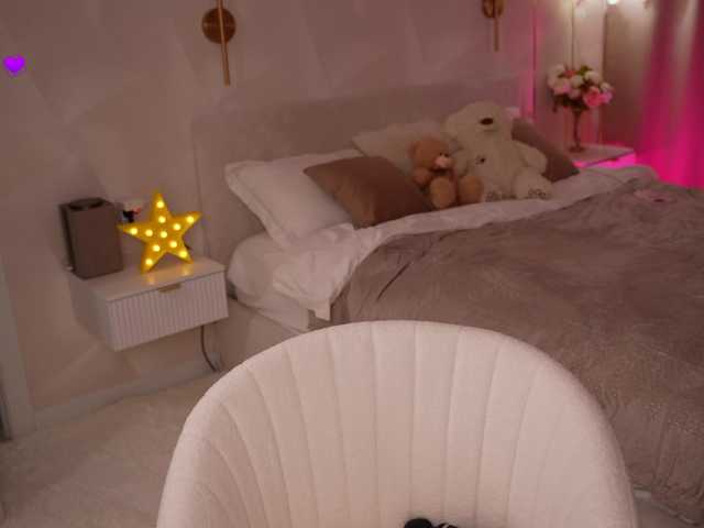 _MILAXA_ live cam preview