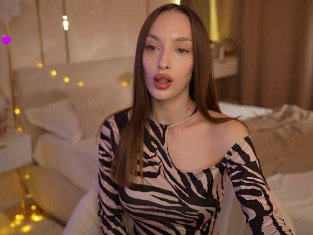 Tvoya-malyshka live cam on BongaCams
