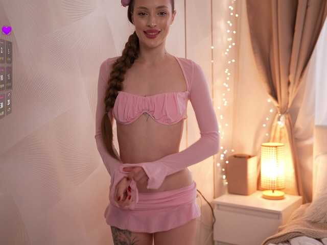 Tvoya-malyshka live cam on BongaCams