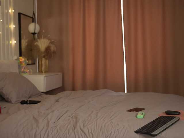 MilaLuxury's BongaCams show and profile