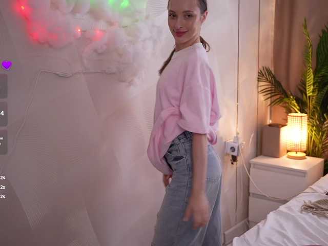 Tvoya-malyshka live cam on BongaCams