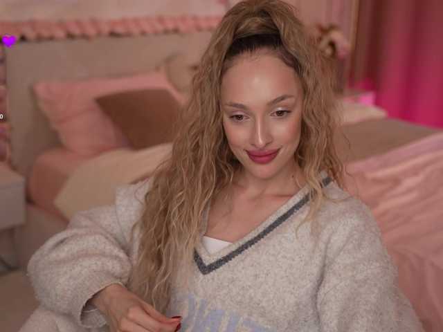 Tvoya-malyshka live cam on BongaCams