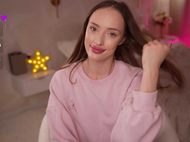 Tvoya-malyshka live cam on BongaCams