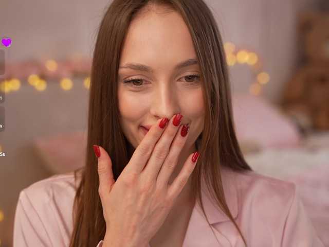 Tvoya-malyshka live cam on BongaCams