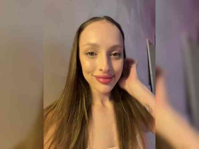 MilaLuxury webcam