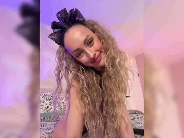 MilaLuxury webcam