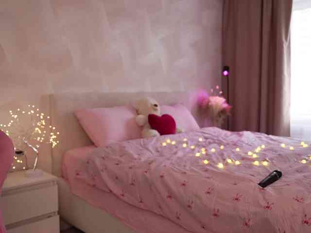 MilaLuxury webcam