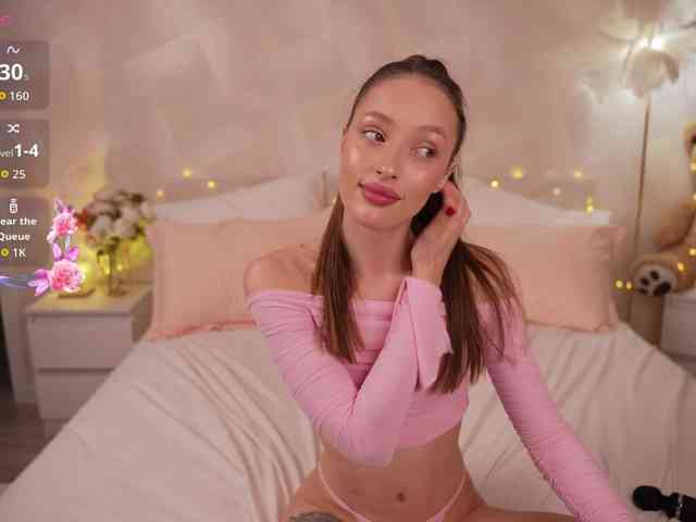 Tvoya-malyshka Live Webcam on BongaCams