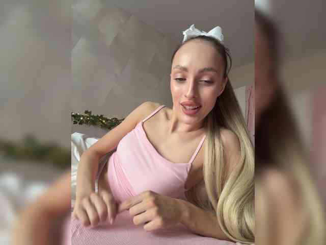 MilaLuxury webcam