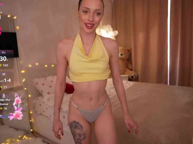 Model: MilaLuxe