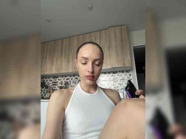 MilaLuxury webcam