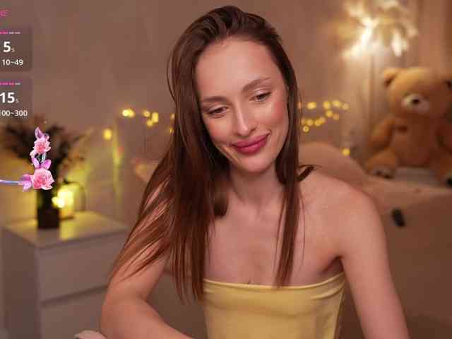 Milana_Luxe webcam
