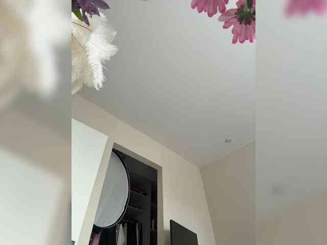 Tvoya_malyshka webcam