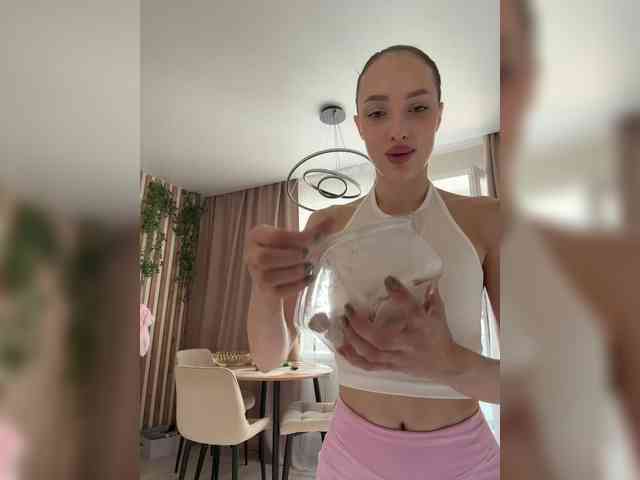 MilaLuxury webcam