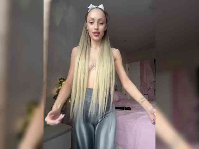MilaLuxury webcam
