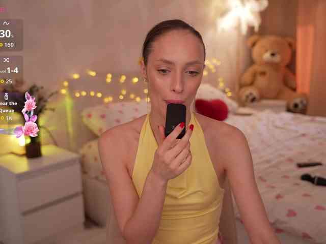 MilaLuxe webcam