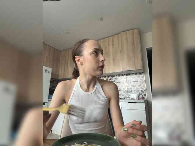 MilaLuxury webcam
