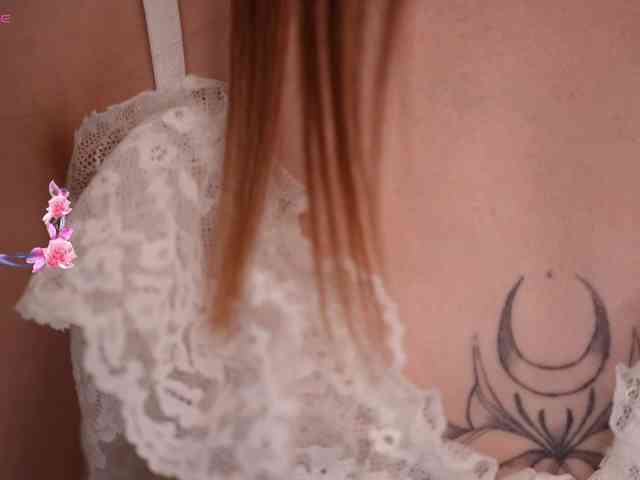 BabyMilka webcam