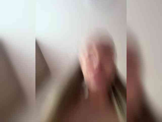 MilaLuxury webcam