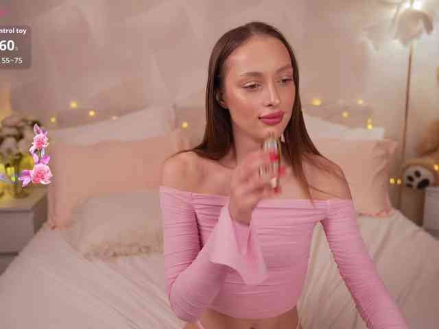 Tvoya-malyshka Live Webcam on BongaCams