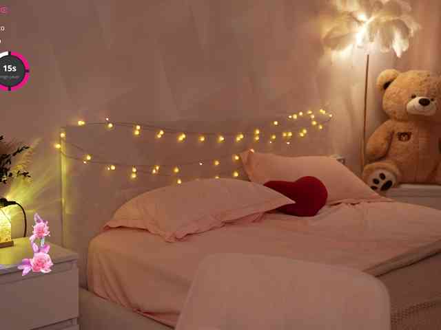 Milana_Luxe webcam