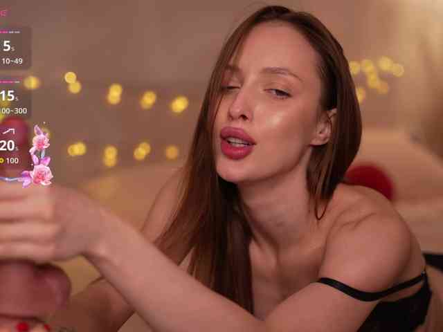 Milana_Luxe webcam