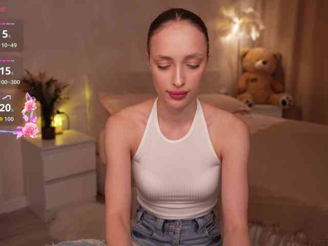 Milana_Luxe webcam