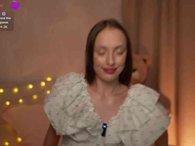 MilaLuxury webcam