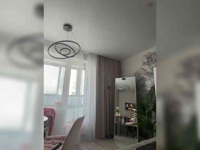 MilaLuxury webcam