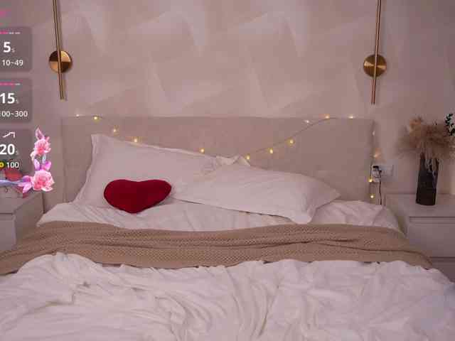Milana_Luxe webcam