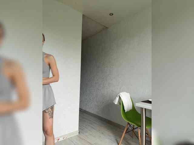MilaLuxury webcam