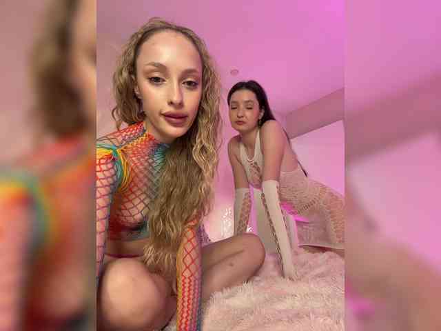 MilaLuxury webcam