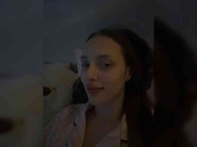 MilaLuxury webcam