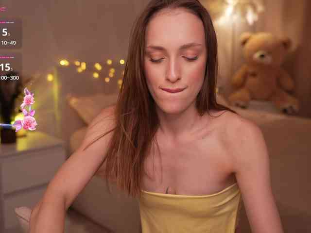 Milana_Luxe webcam