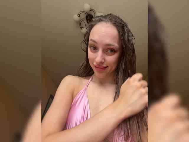 MilaLuxury webcam