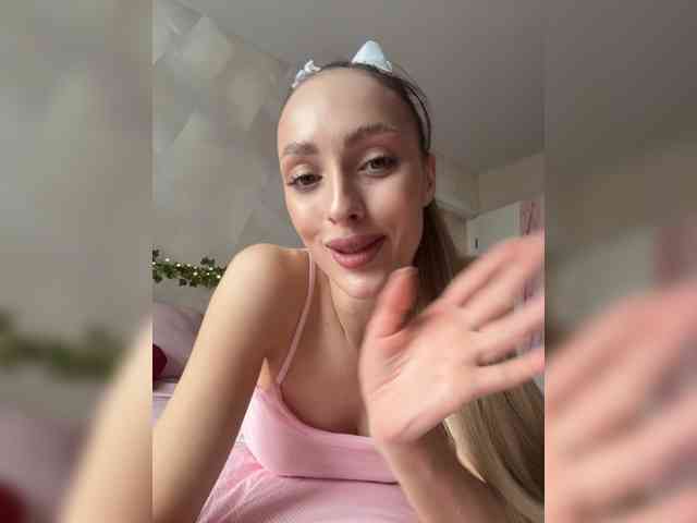 MilaLuxury webcam
