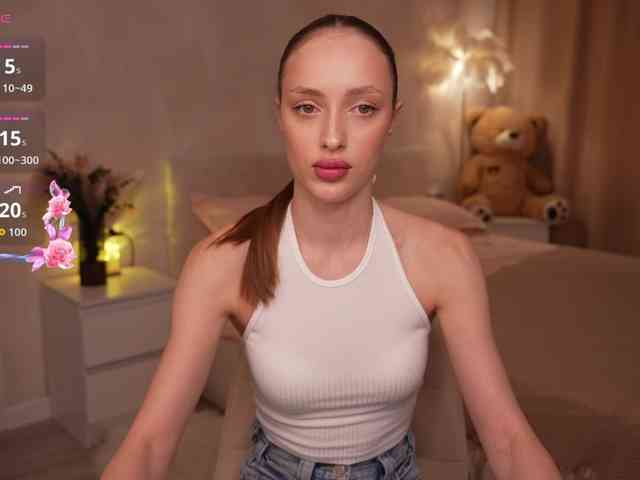 Milana_Luxe webcam