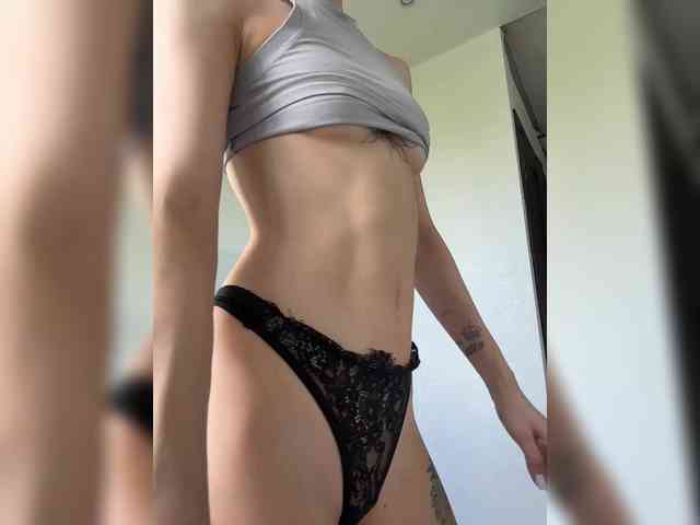 MilaLuxury webcam