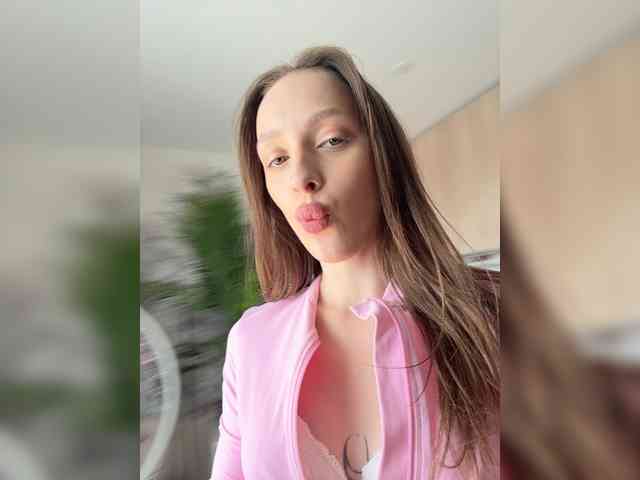 MilaLuxury webcam