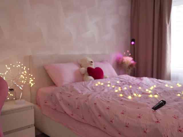 MilaLuxury webcam