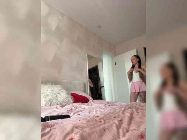 MilaLuxury webcam