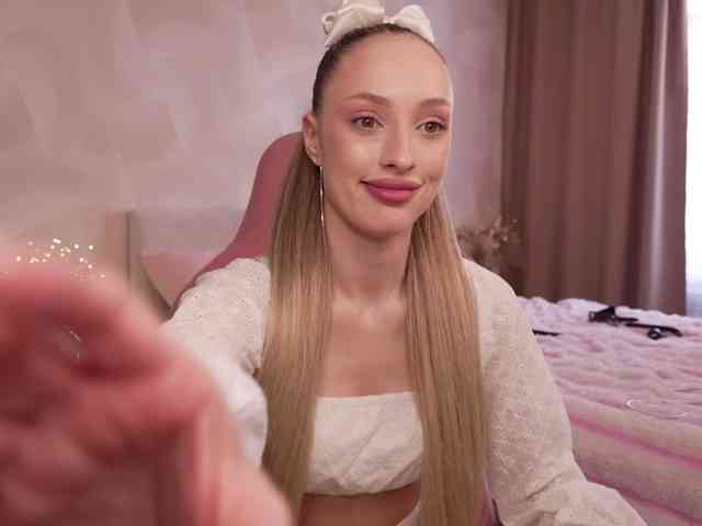 MilaLuxury webcam