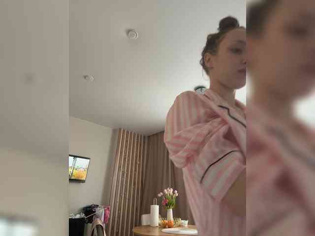 MilaLuxury webcam