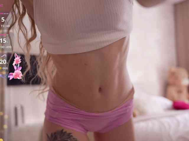 MilaLuxury webcam